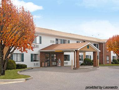 Super 8 By Wyndham West Memphis Hotel Exterior photo